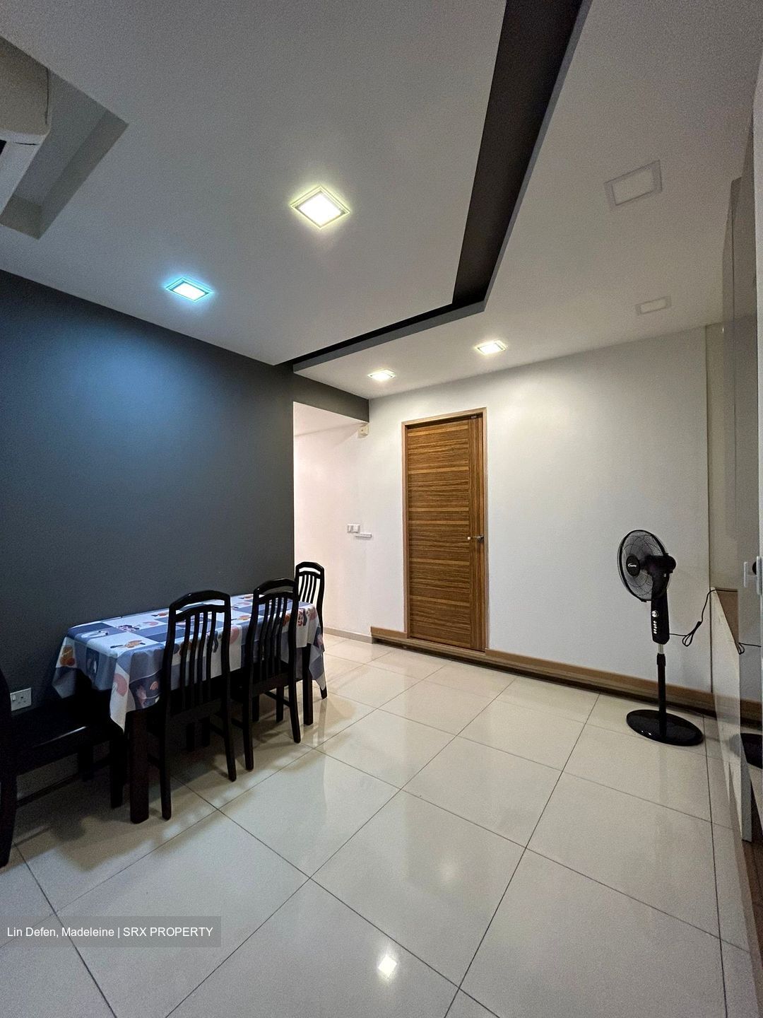 Prive (D19), Condominium #559600521